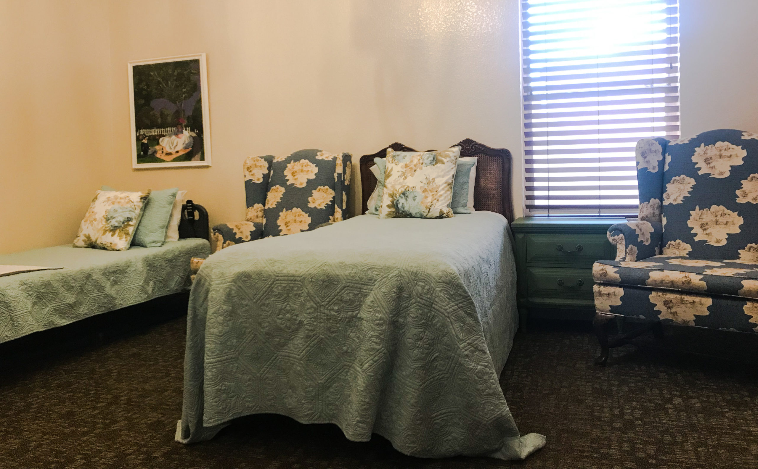 Large Semi-Private Room